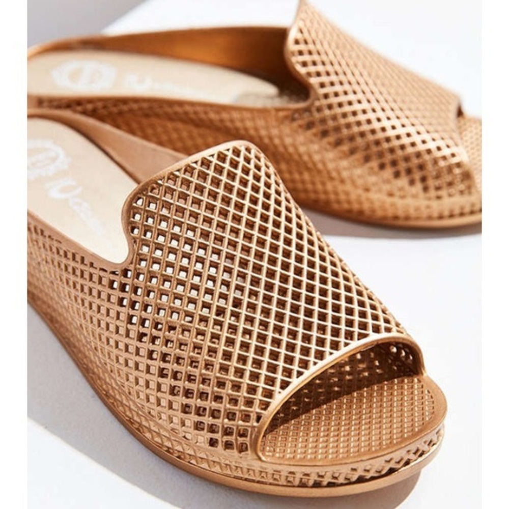 Jeffrey Campbell Fling 2 Rubber mesh slides in Gold sz 9